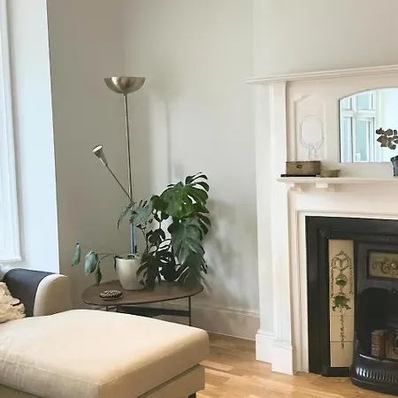 Arc De Triomphe-carnot Luxury & Design